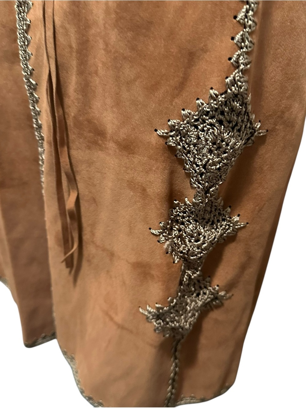 Mechant Suede Vest with Crochet Trim Sz M - Picture 3 of 7